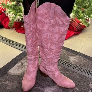 Elegant Pink Suede Heeled Boots